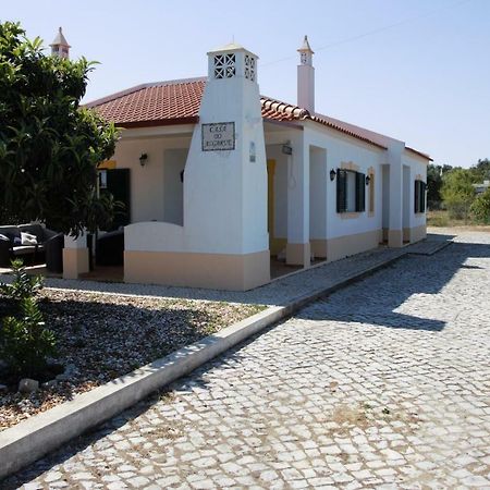 Guest House Alfarrobeiras Албуфейра Екстериор снимка