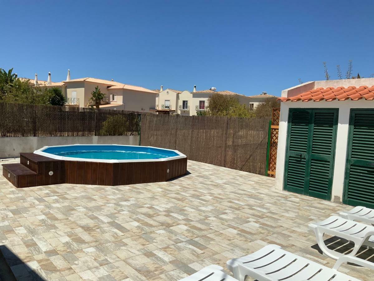 Guest House Alfarrobeiras Албуфейра Екстериор снимка
