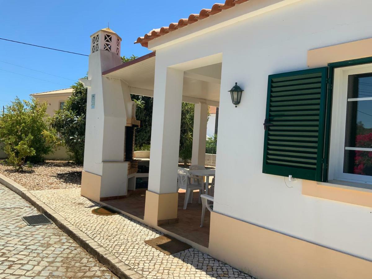 Guest House Alfarrobeiras Албуфейра Екстериор снимка