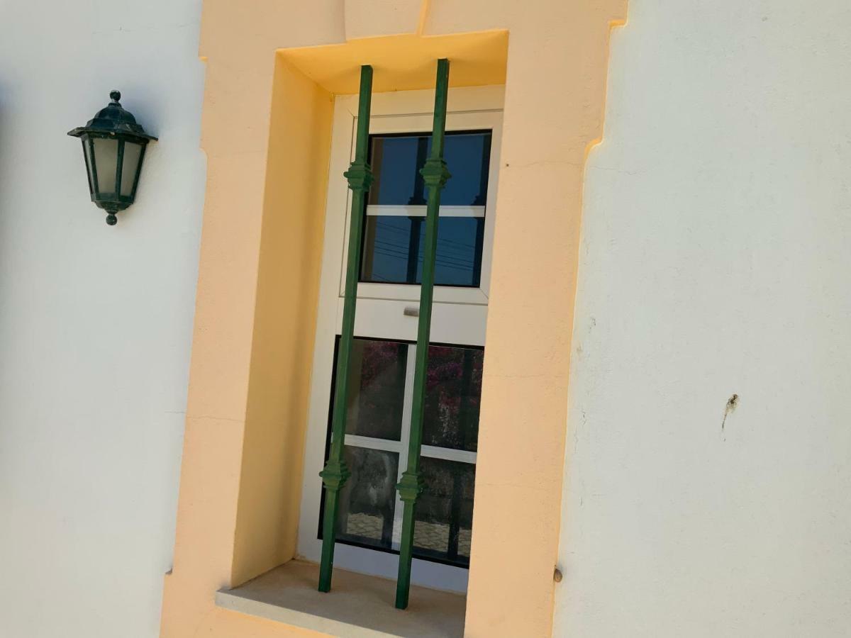 Guest House Alfarrobeiras Албуфейра Екстериор снимка