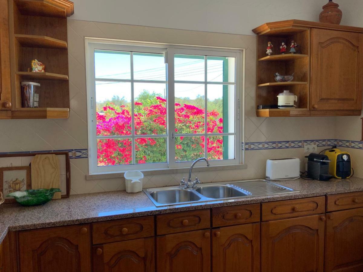 Guest House Alfarrobeiras Албуфейра Екстериор снимка