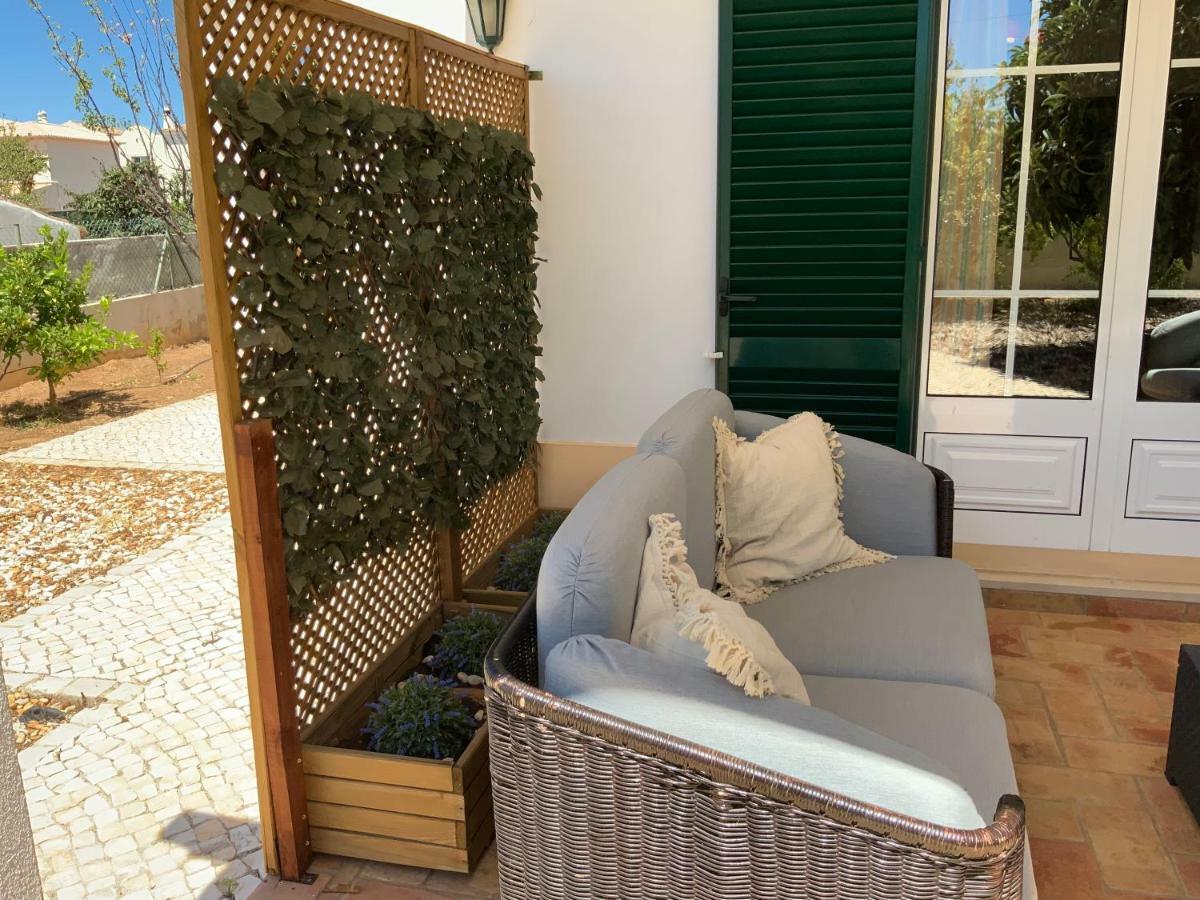 Guest House Alfarrobeiras Албуфейра Екстериор снимка