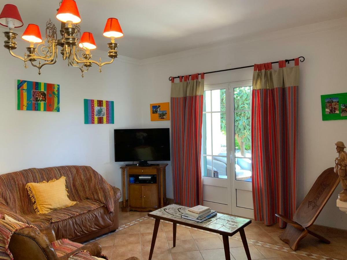 Guest House Alfarrobeiras Албуфейра Екстериор снимка