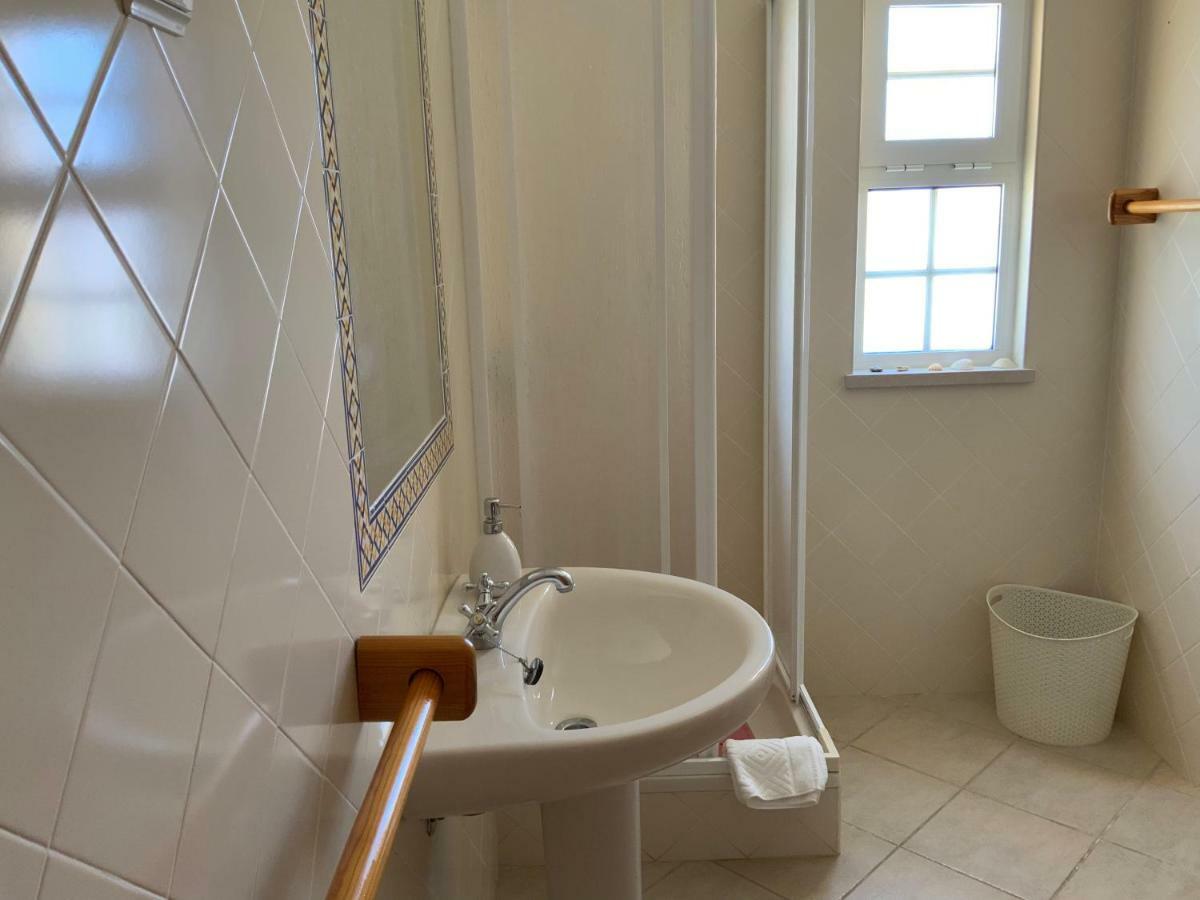 Guest House Alfarrobeiras Албуфейра Екстериор снимка