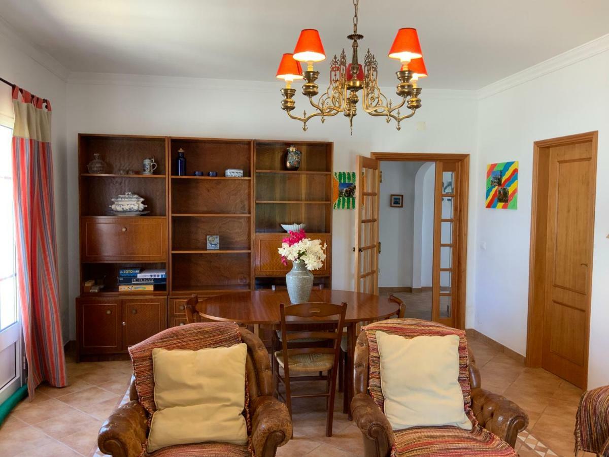 Guest House Alfarrobeiras Албуфейра Екстериор снимка