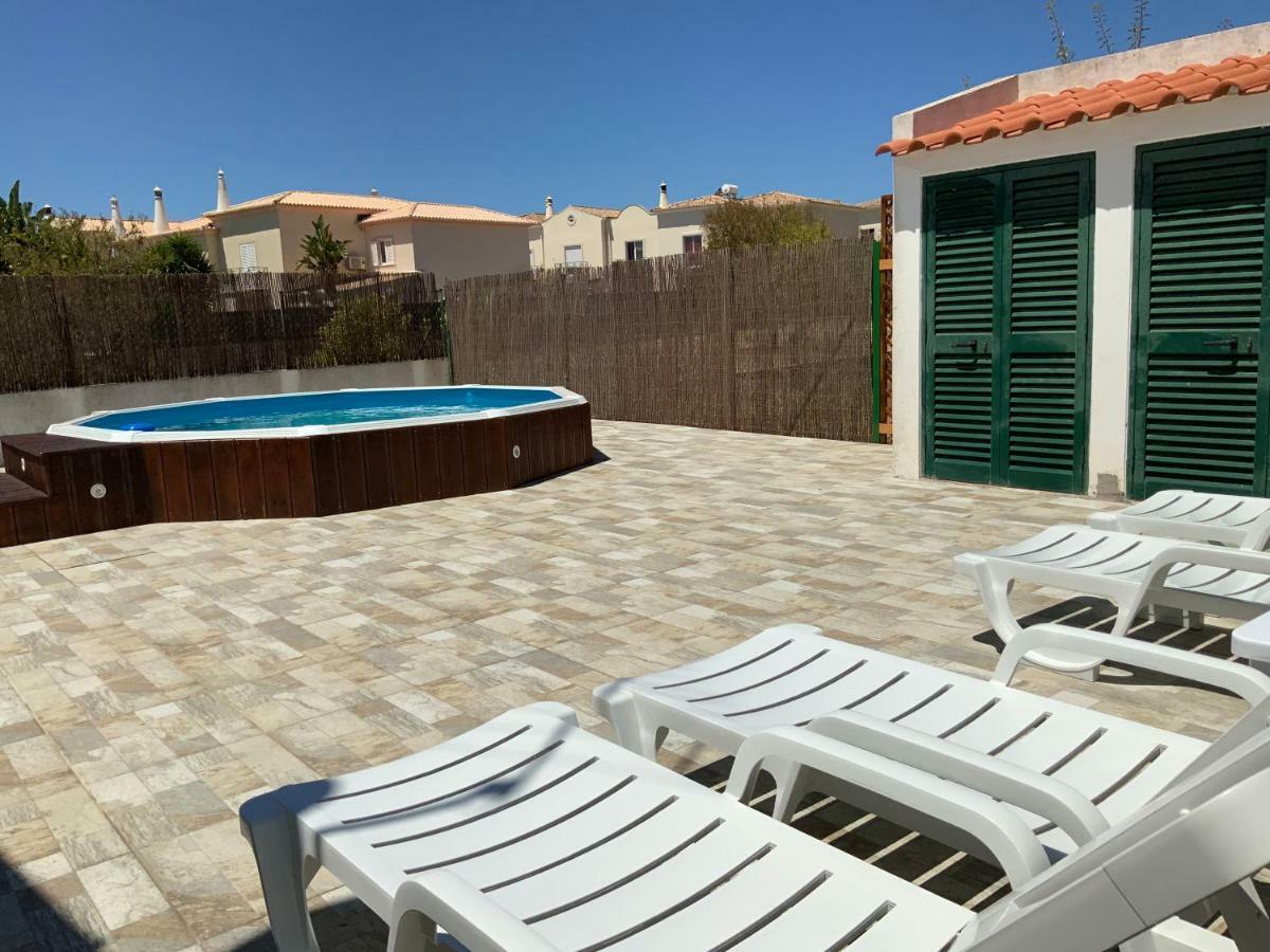 Guest House Alfarrobeiras Албуфейра Екстериор снимка