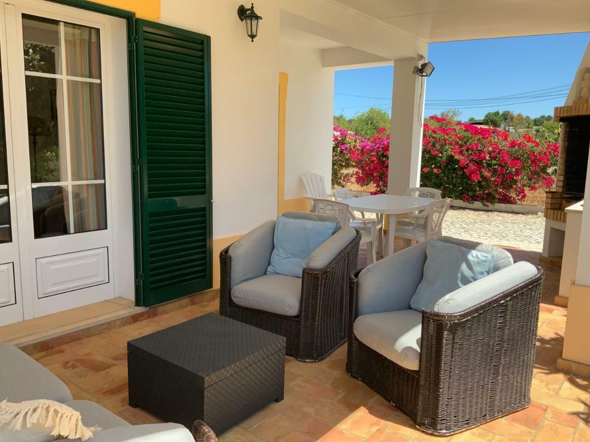 Guest House Alfarrobeiras Албуфейра Екстериор снимка